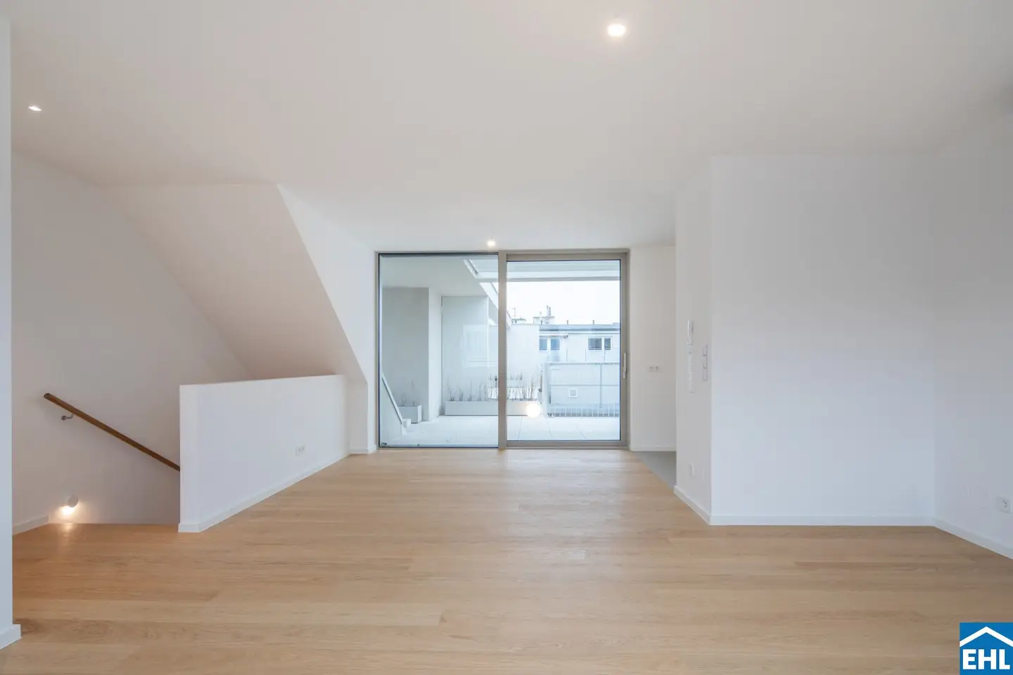 Dachgeschosswohnung mit zwei Terrassen modern