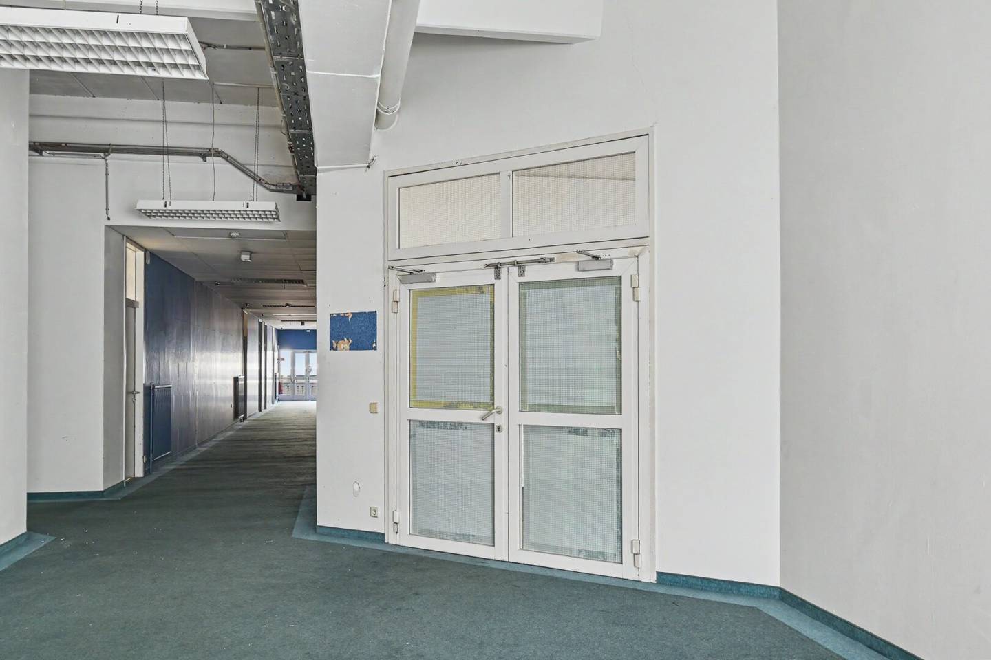 Loft studio hall with ancillary rooms Elevator possible
