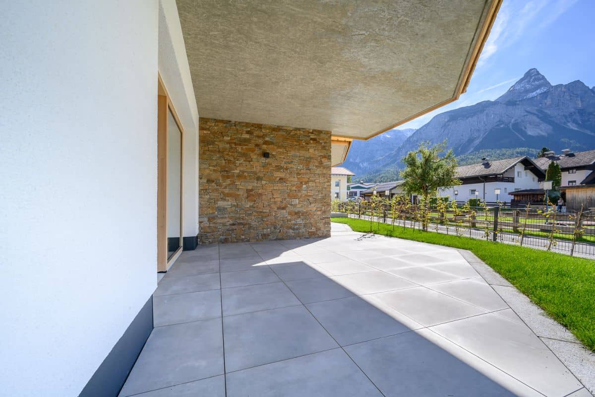 Erdgeschosswohnung mit Terrasse und Garten