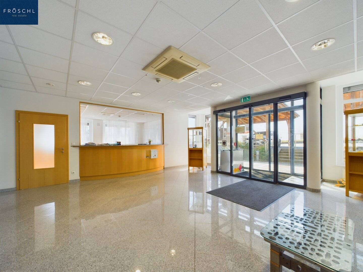 9.761 m² Gewerbeobjekt, €3/m²