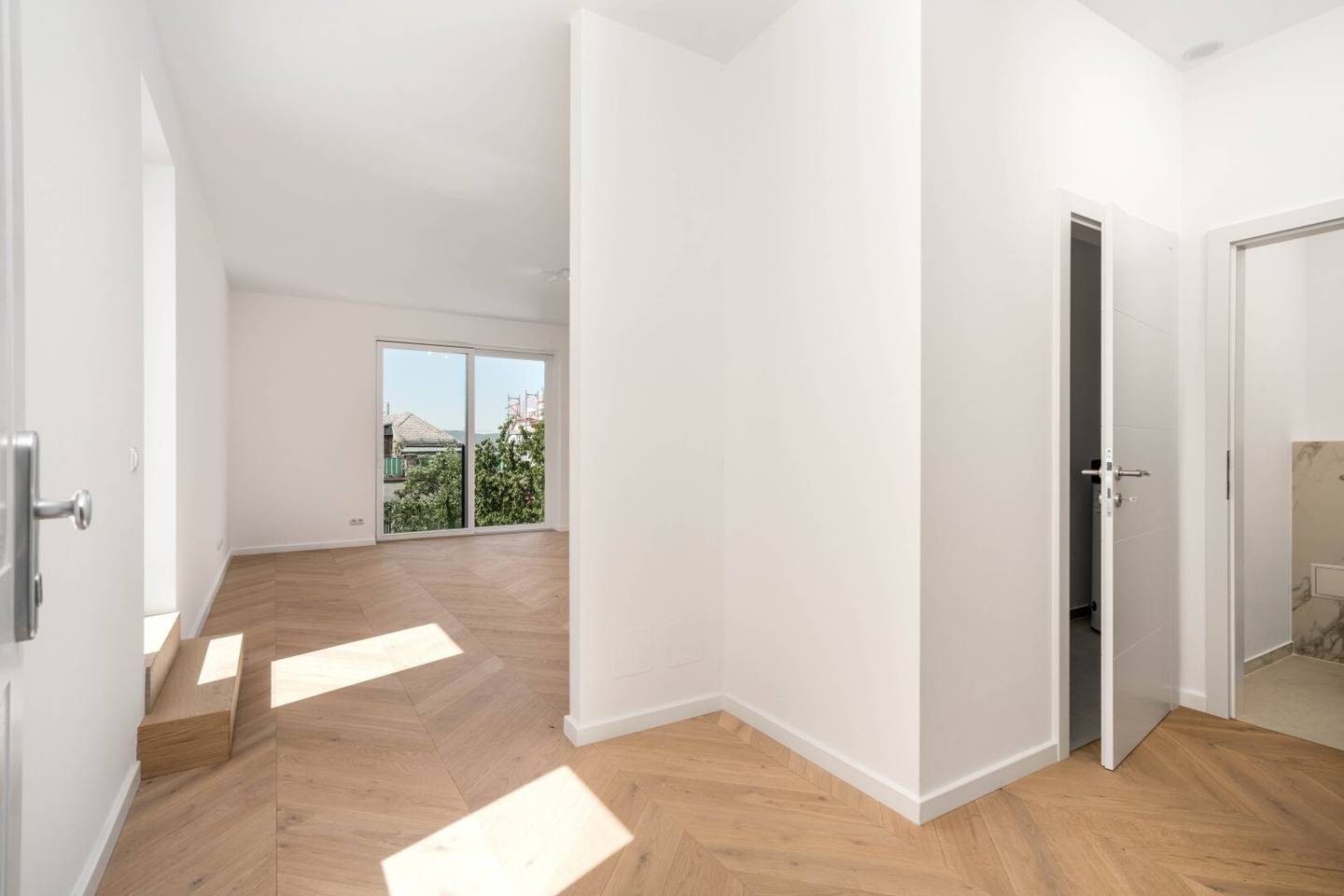 Ruhige 4-Zi-Wohnung mit Terrasse, 1040 Wien