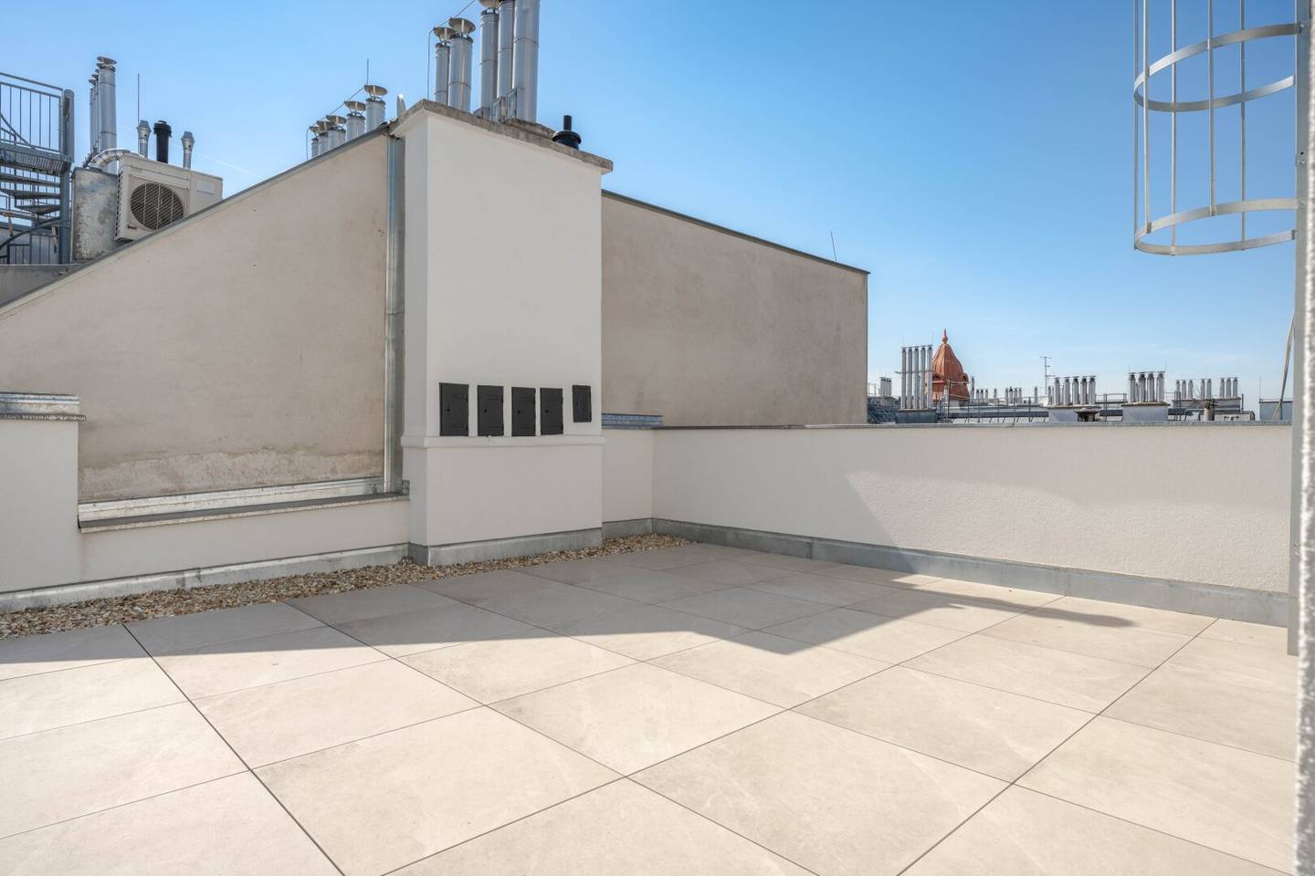Ruhige 4-Zi-Wohnung mit Terrasse, 1040 Wien