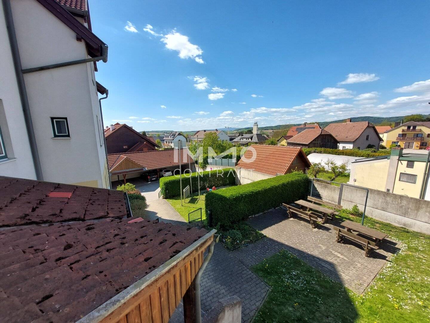 Apartment with balcony and parking