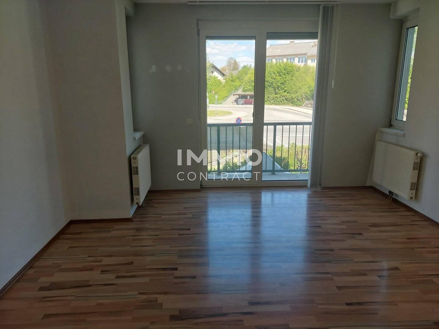 Apartment with balcony and parking