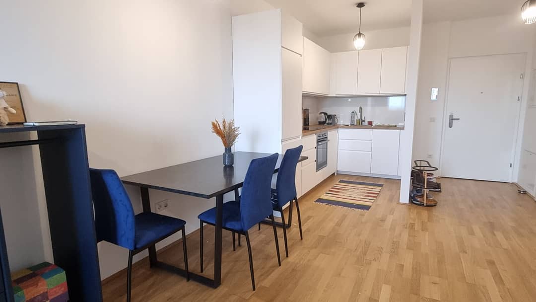 Möblierte 2-Zimmer-Wohnung mit Süd-Balkon im Q Tower