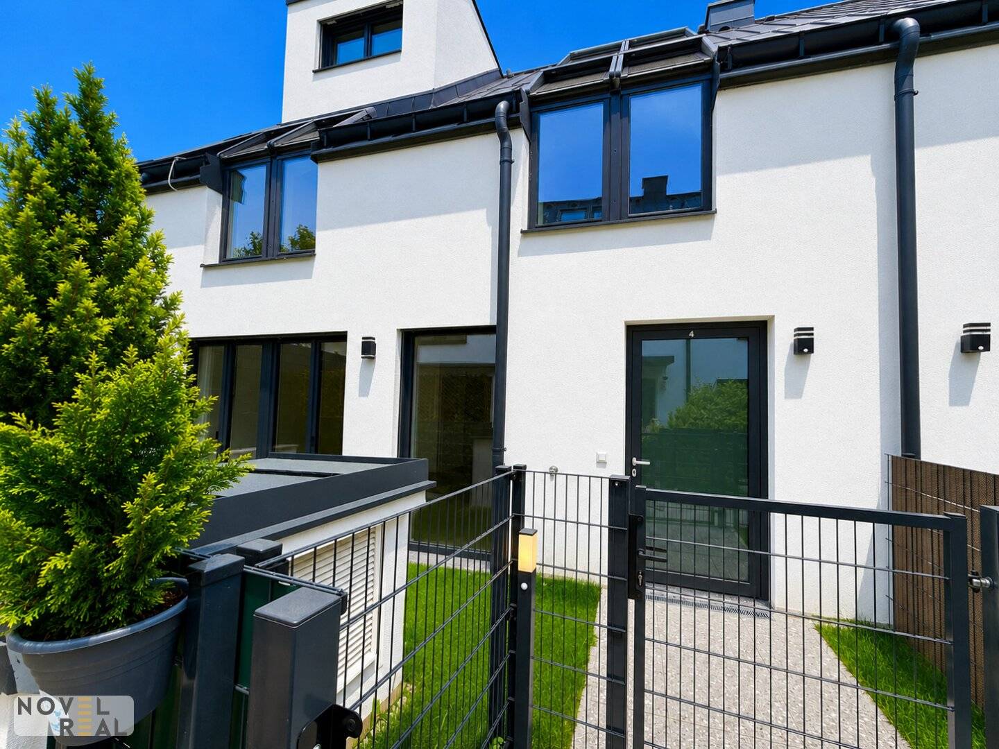 Terraced House with Garden in Vienna 1210