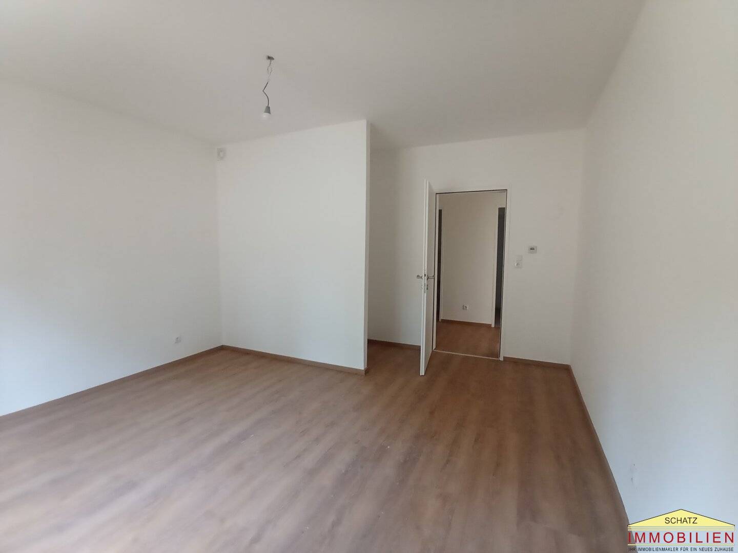 Einladende Wohnung mit Balkon und Stellplatz