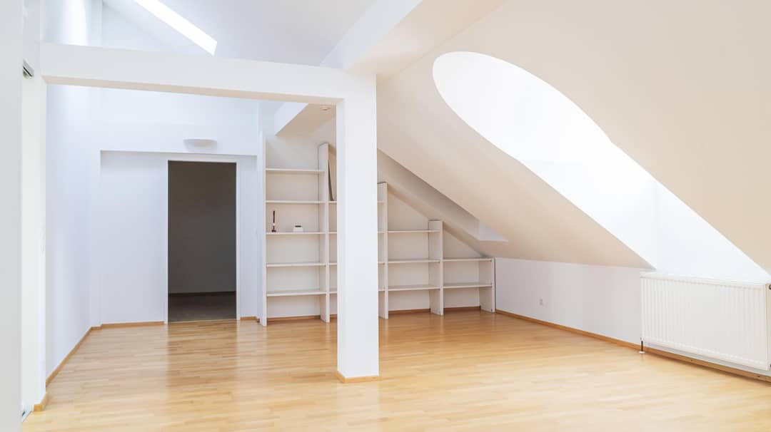 Penthouse with lift access and roof terrace