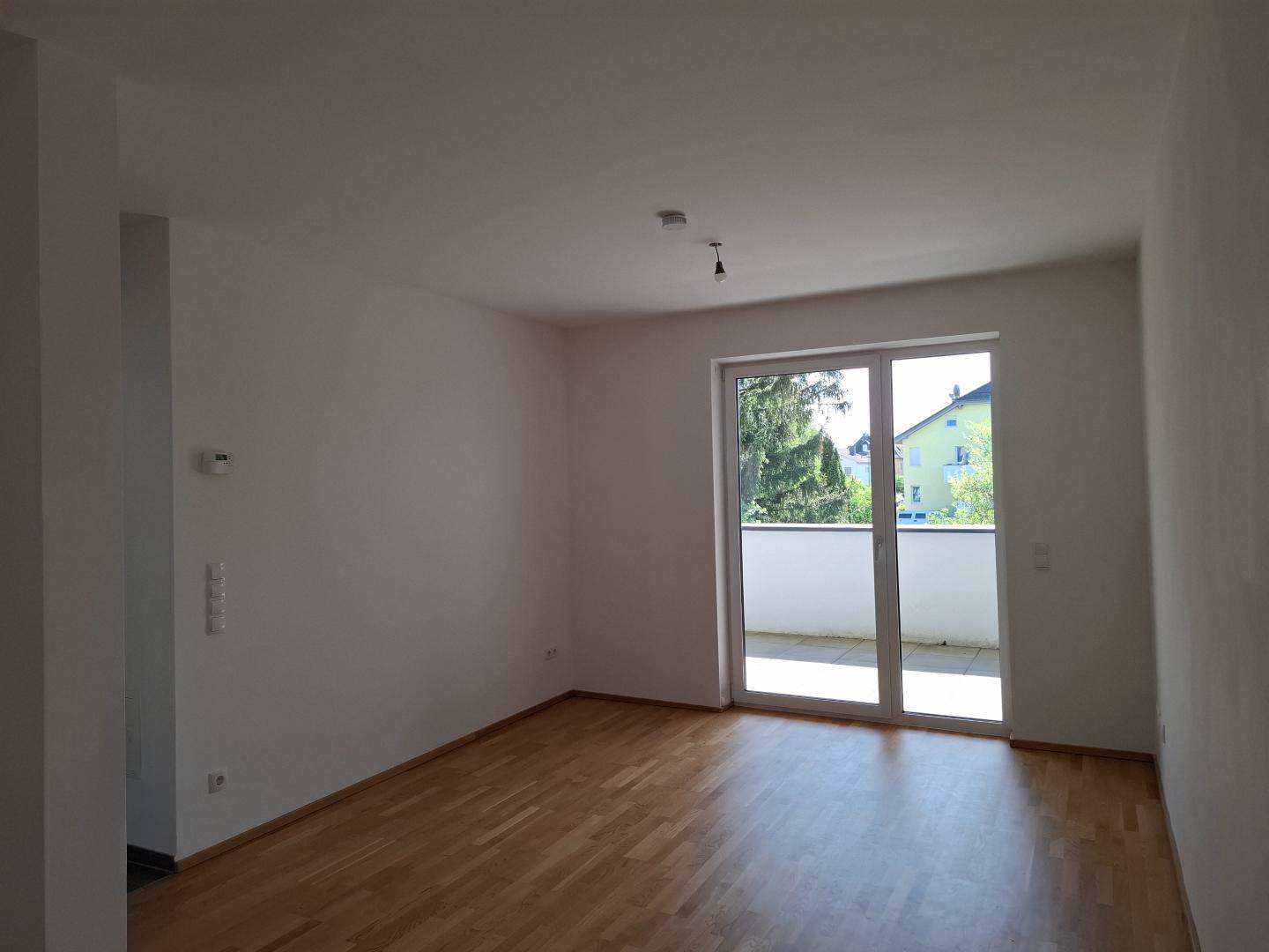 Modern 2-Room Apartment with Loggia