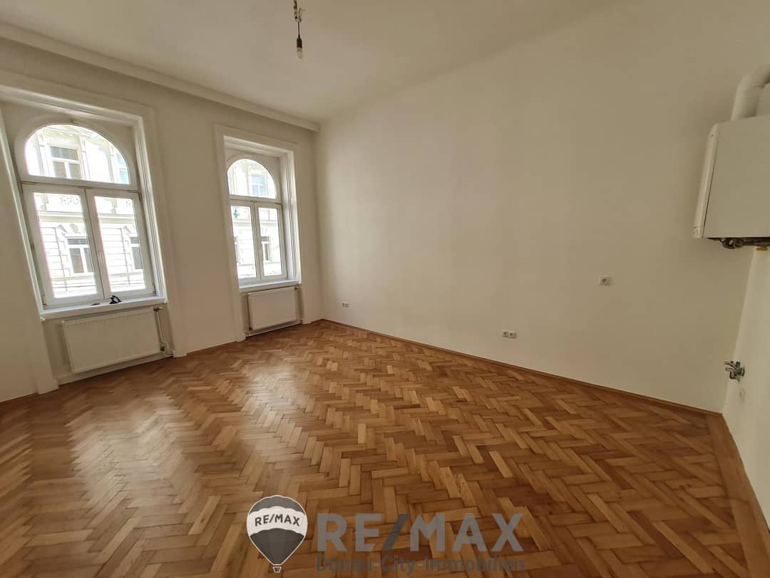 Neu renovierte 2 Zimmer Wohnung mit Lift