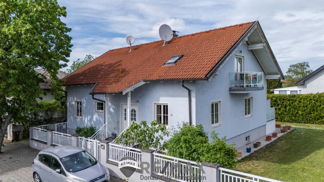 <b>"Wohnkomfort auf mehreren Ebene - mit großem Garten & Garage"</b>