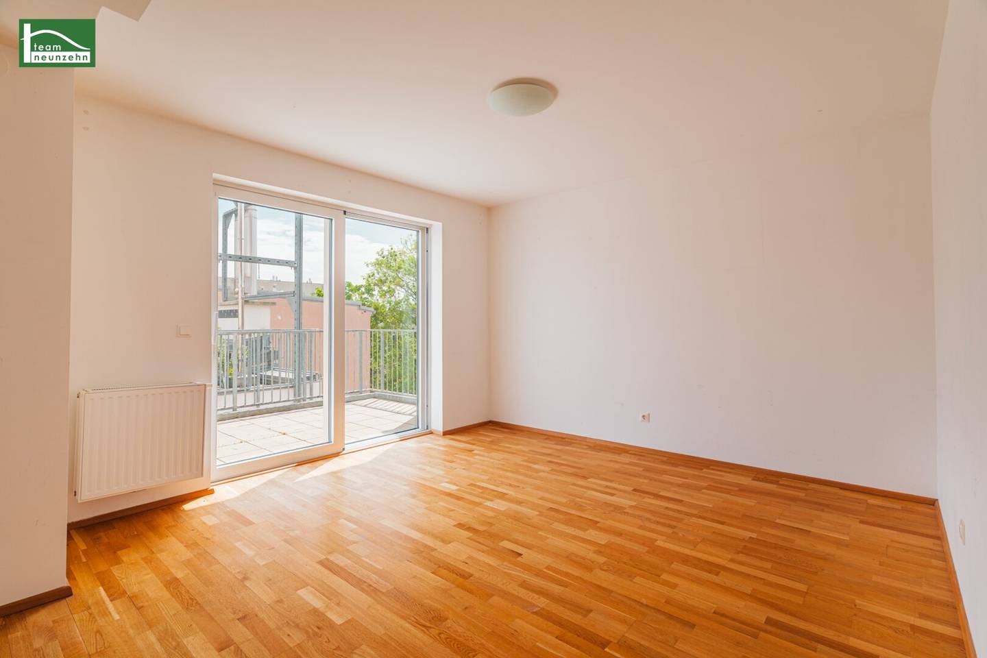 Einladende DG-Wohnung in ruhiger Gassenlage beim Familienplatz mit großer Terrasse! 2014/2015 erbaut!