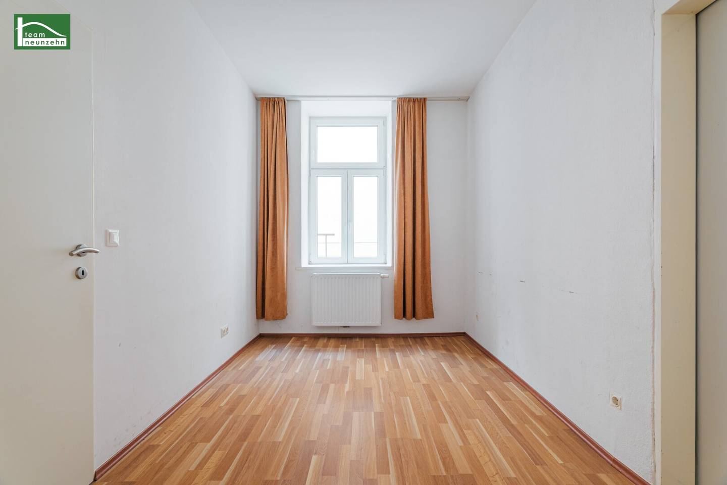 Investor Price, Well maintained period apartment in quiet courtyard location near Bahnhof Meidling, Barrier reduced ground floor