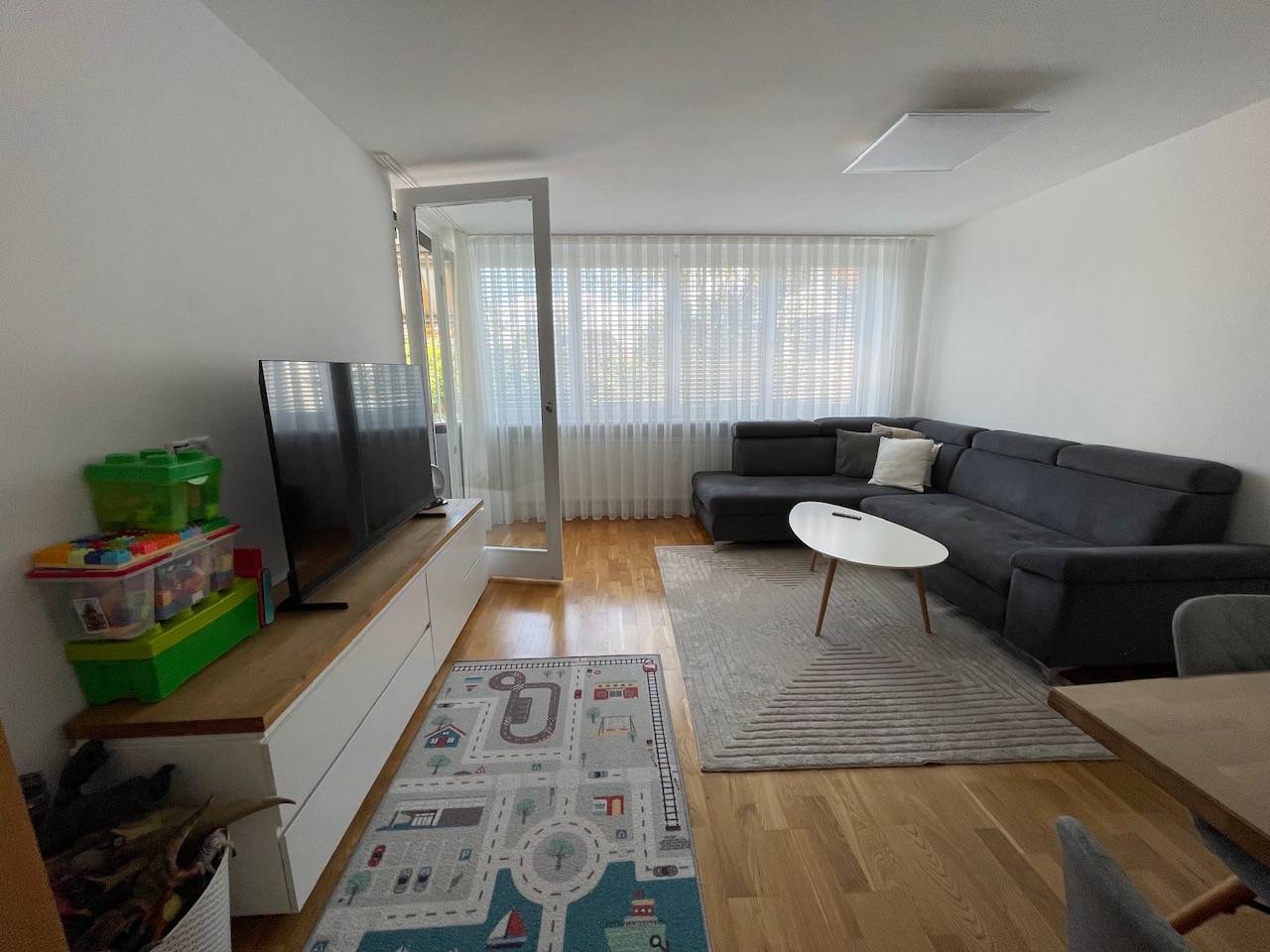 Wohnung mit verglastem Balkon Südwestlage
