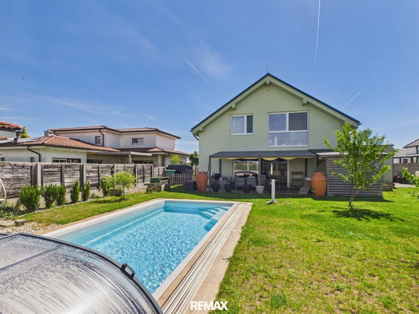 Modern Family Home with Pool in Nickelsdorf