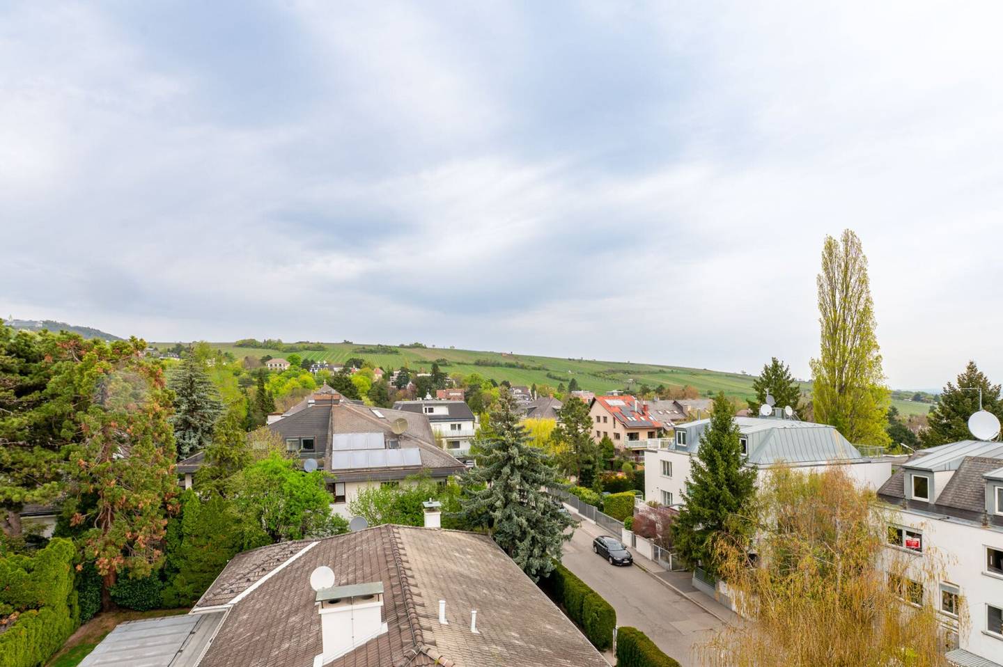 Penthouse with roof terrace and direct lift access