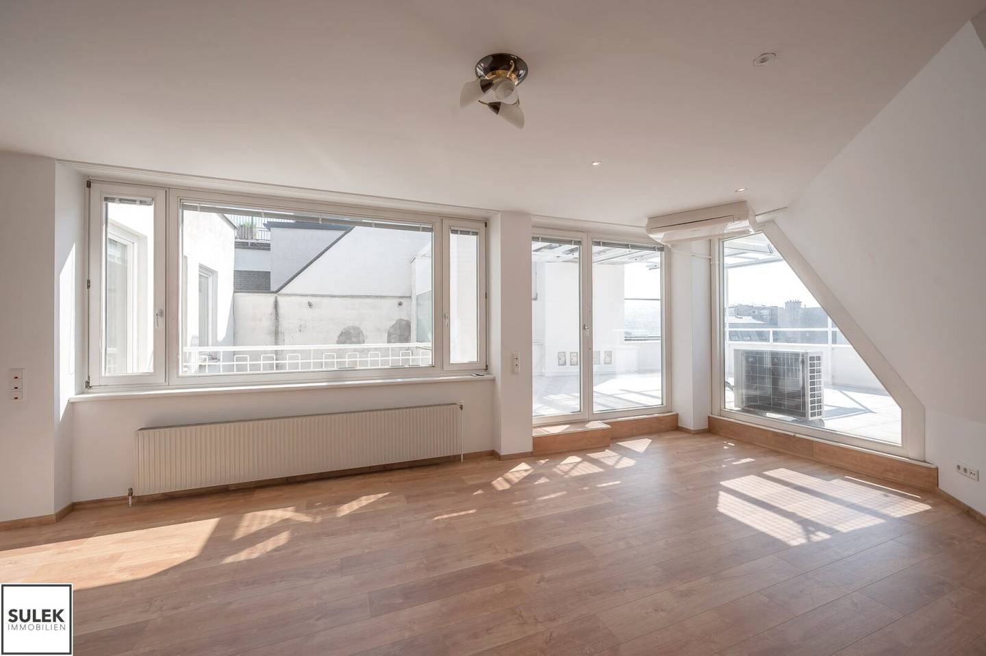 Dachgeschosswohnung mit Terrasse nahe Belvedere
