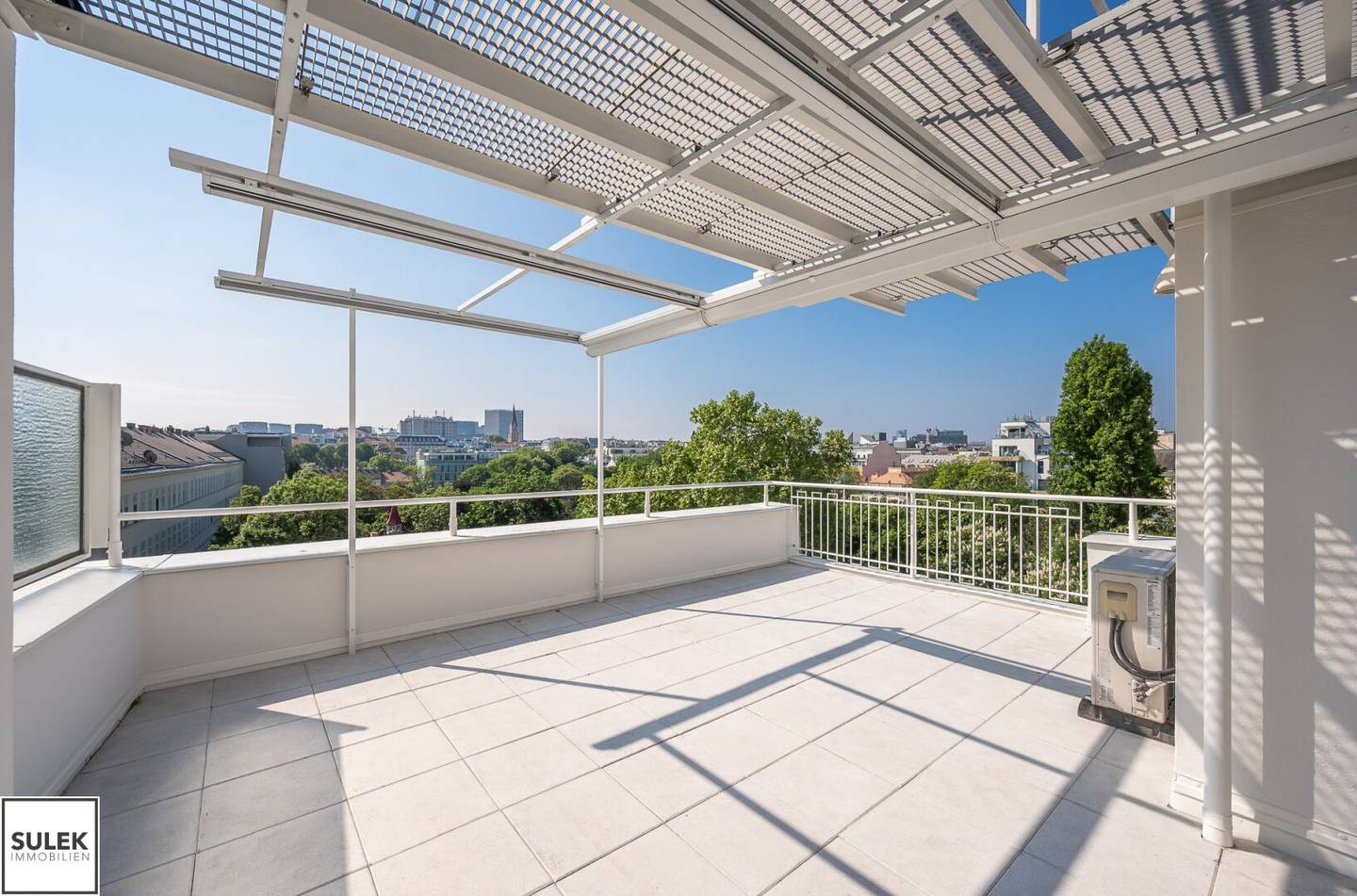 Dachgeschosswohnung mit Terrasse nahe Belvedere