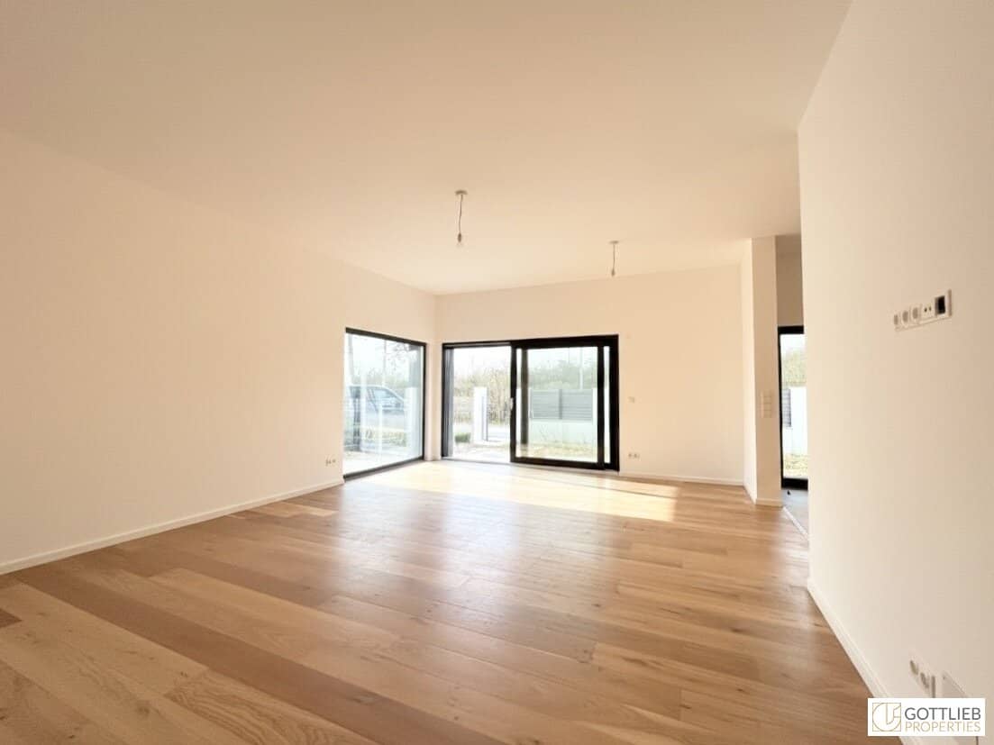 Erstbezug in Grünruhelage! Sonnendurchfluteter Bungalow mit Terrasse, großzügigem Garten und zwei Stellplätzen