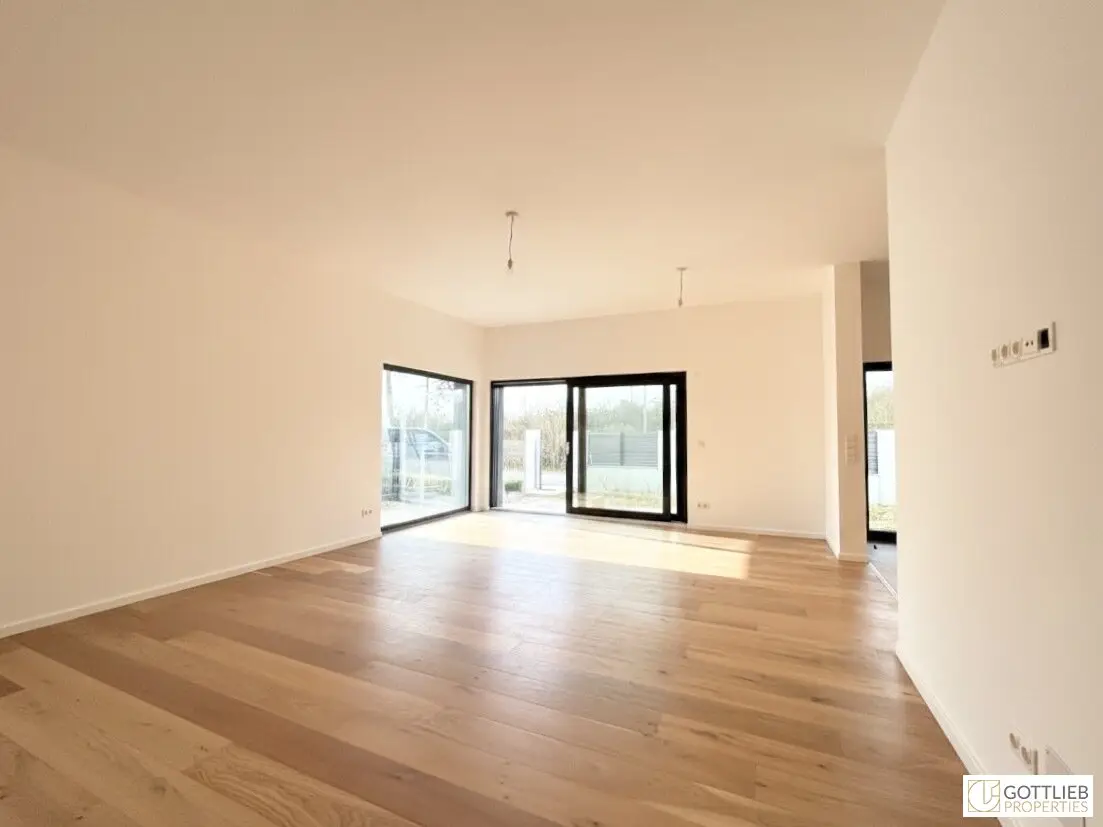 First occupancy in quiet green location Sunny bungalow with terrace, spacious garden and two parking spaces