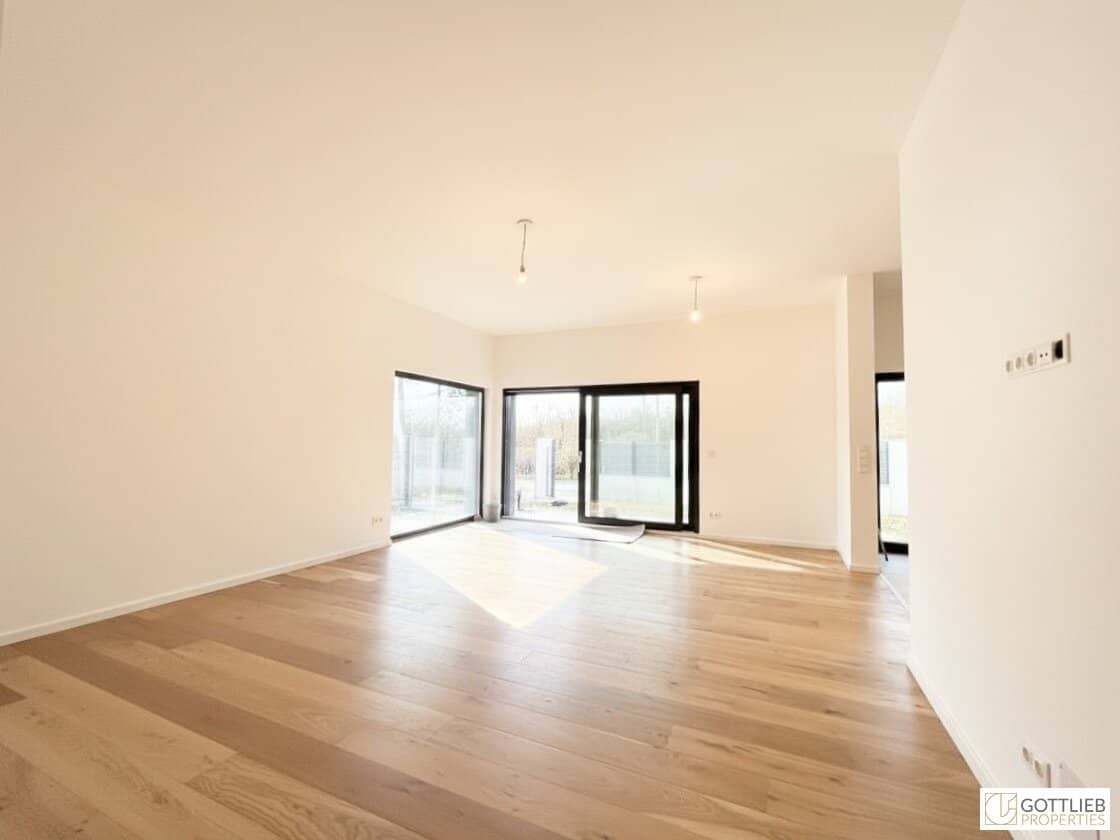 Erstbezug in Grünruhelage! Sonnendurchfluteter Bungalow mit Terrasse, großzügigem Garten und zwei Stellplätzen