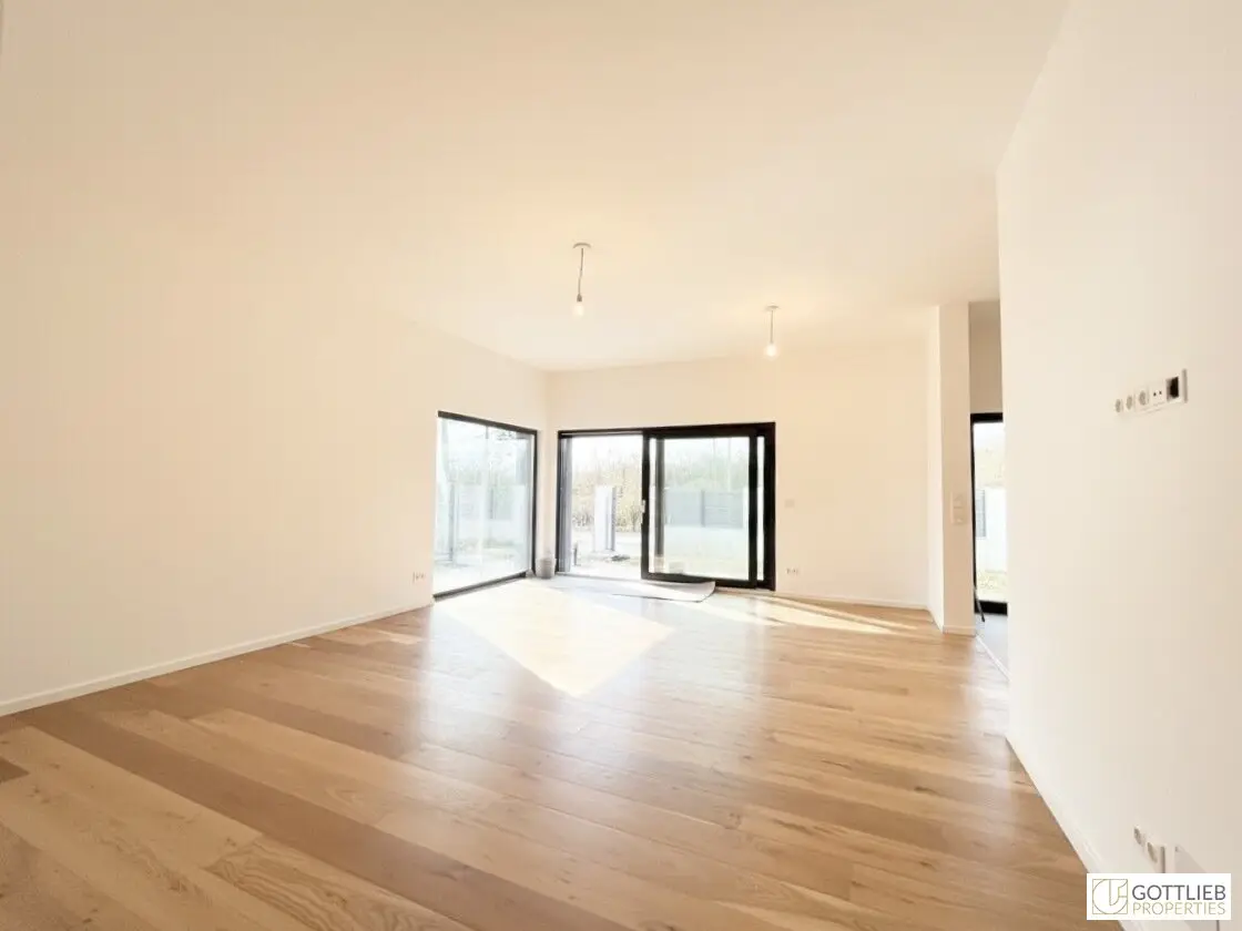 First occupancy in quiet green location Sunny bungalow with terrace, spacious garden and two parking spaces