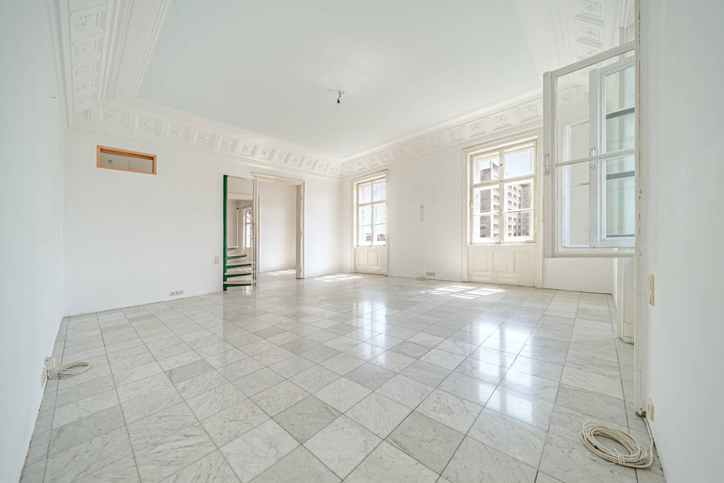 Wohnung in Toplage nahe dem Stadtpark mit großzügigem Wohnbereich und Essbereich
