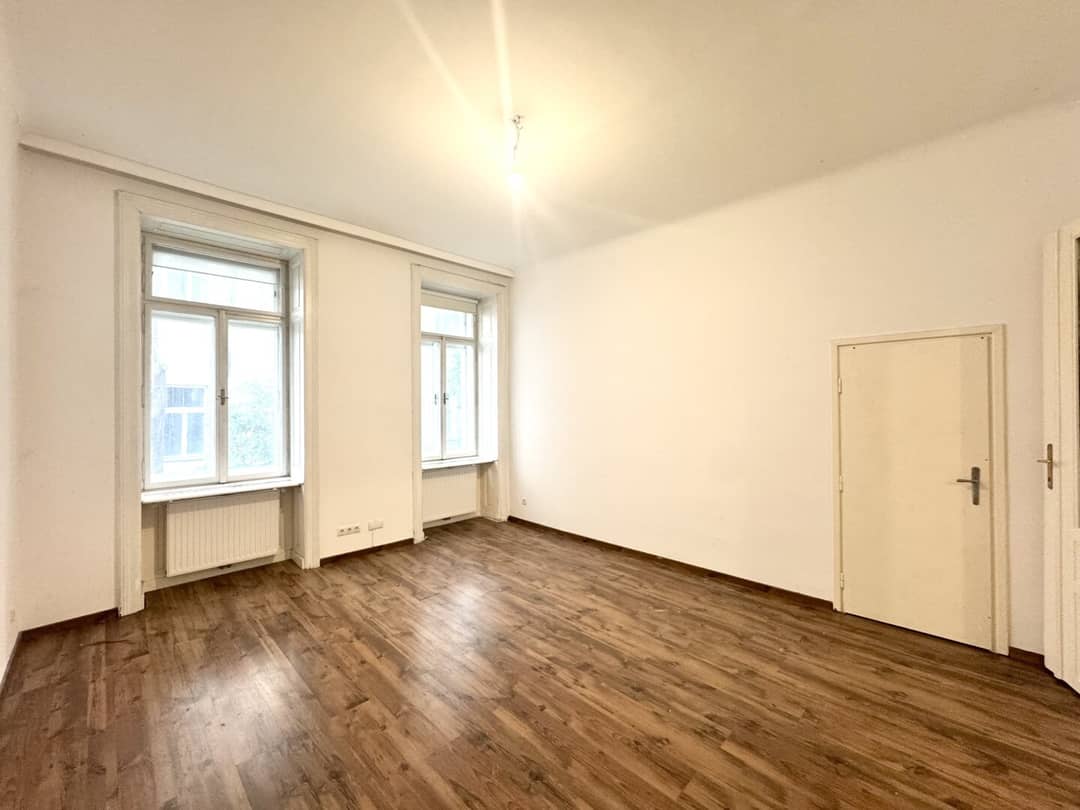 Wohnung Altbau Hoflage nahe Burggasse