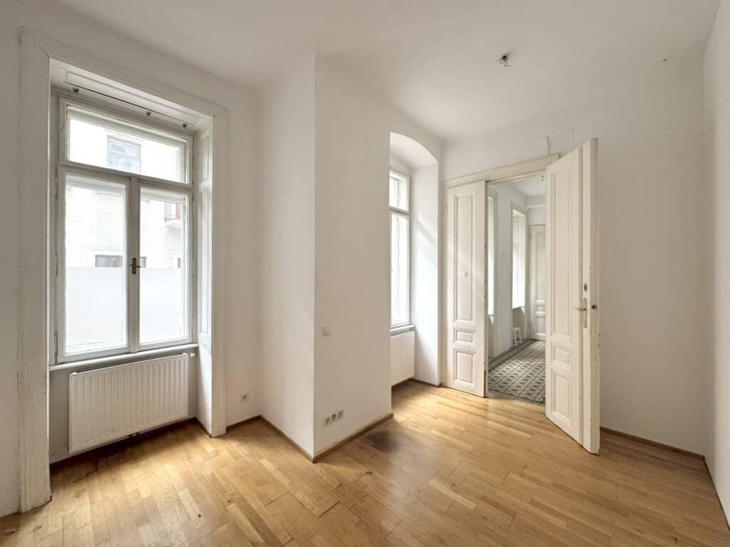 Wohnung Altbau Hoflage nahe Burggasse