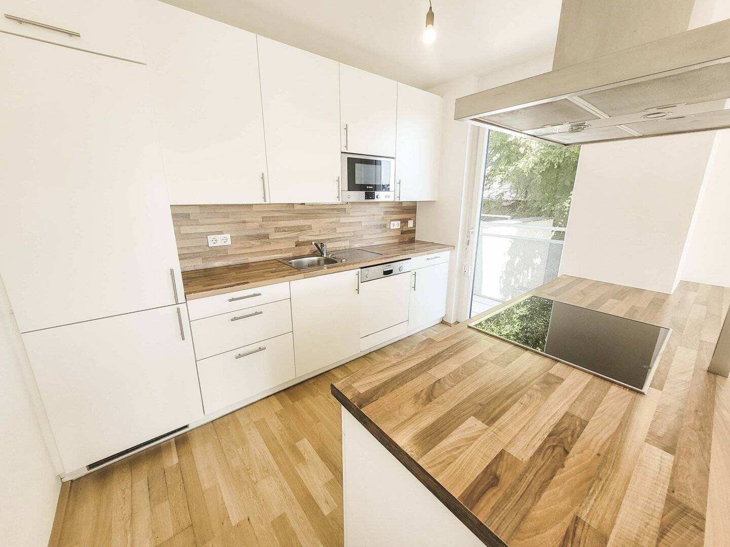 Apartment with terrace and bright layout