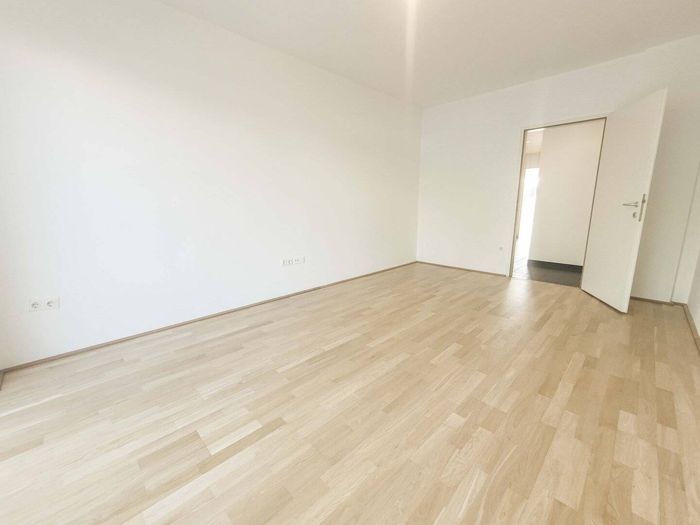 Apartment with terrace and bright layout