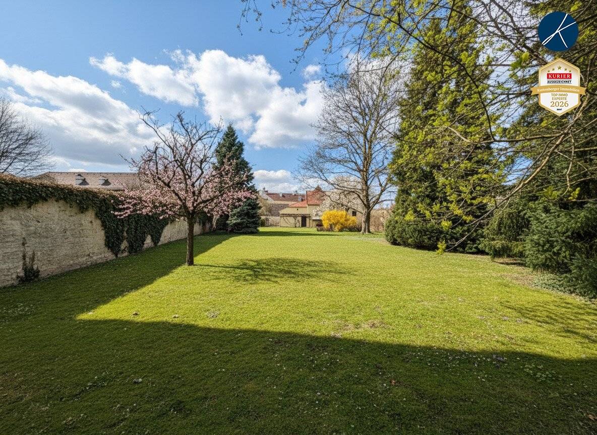 Historic Building with Garden in Traismauer
