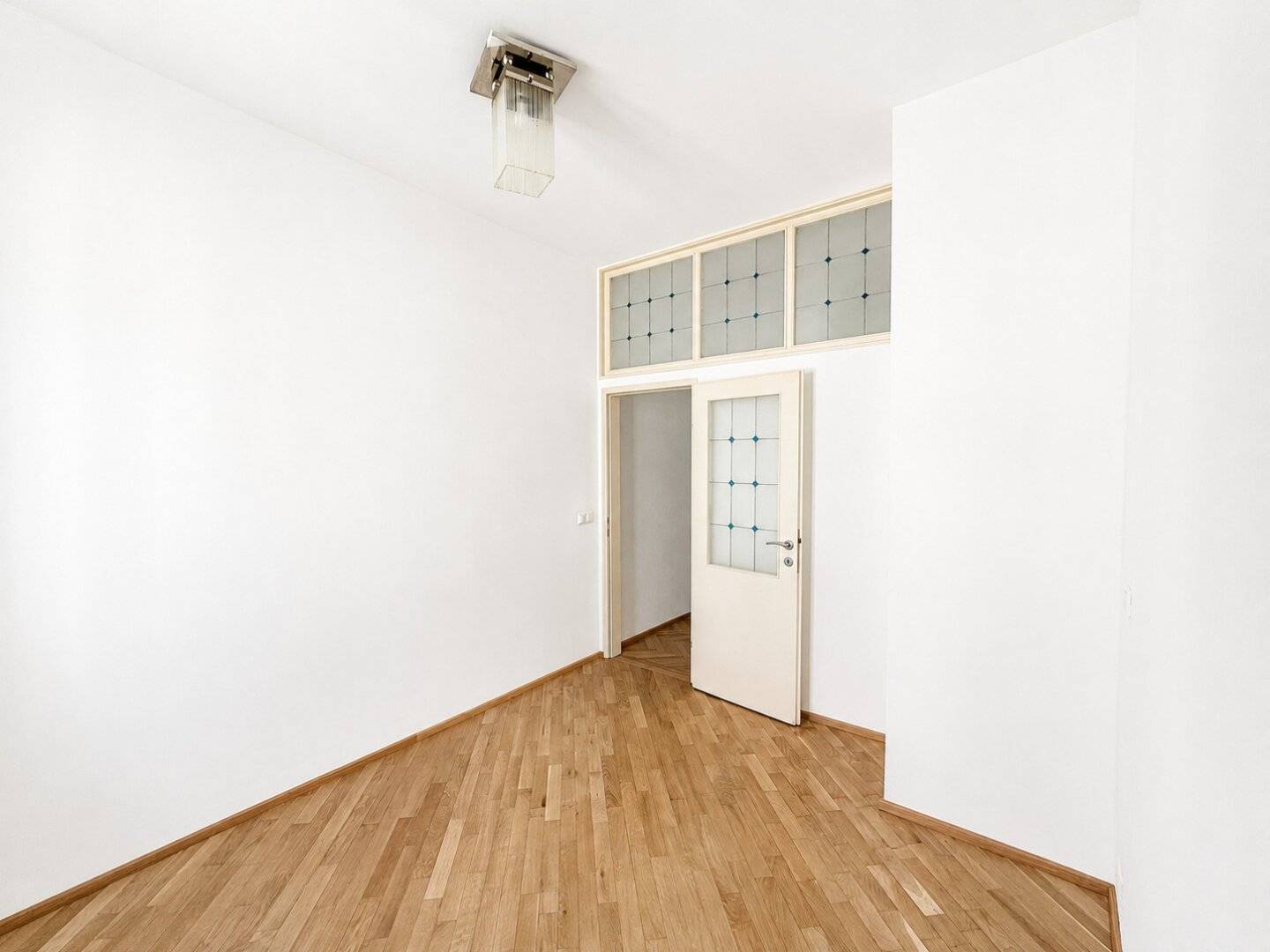 Historic apartment with parquet near U6 AKH