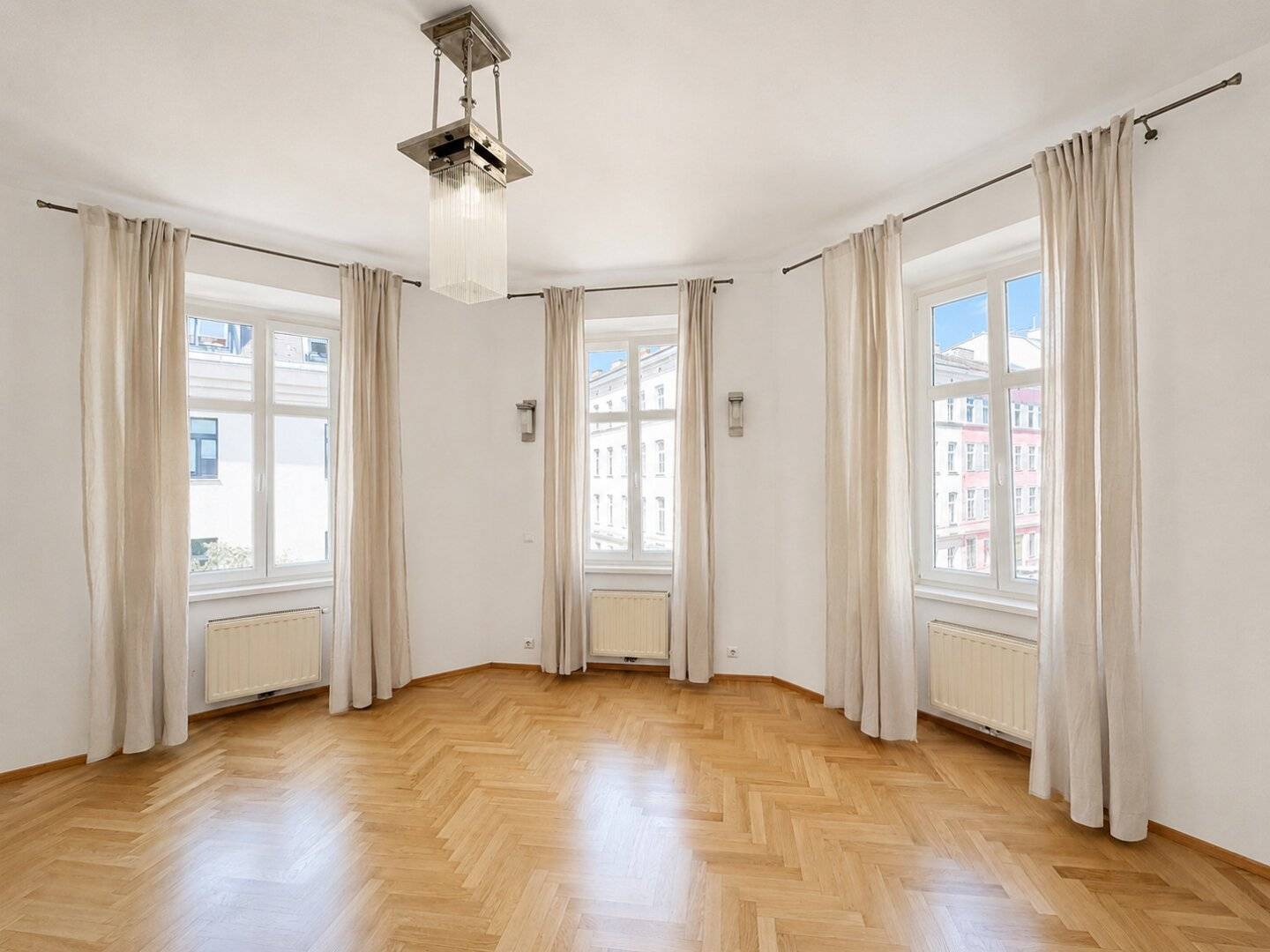 Historic apartment with parquet near U6 AKH