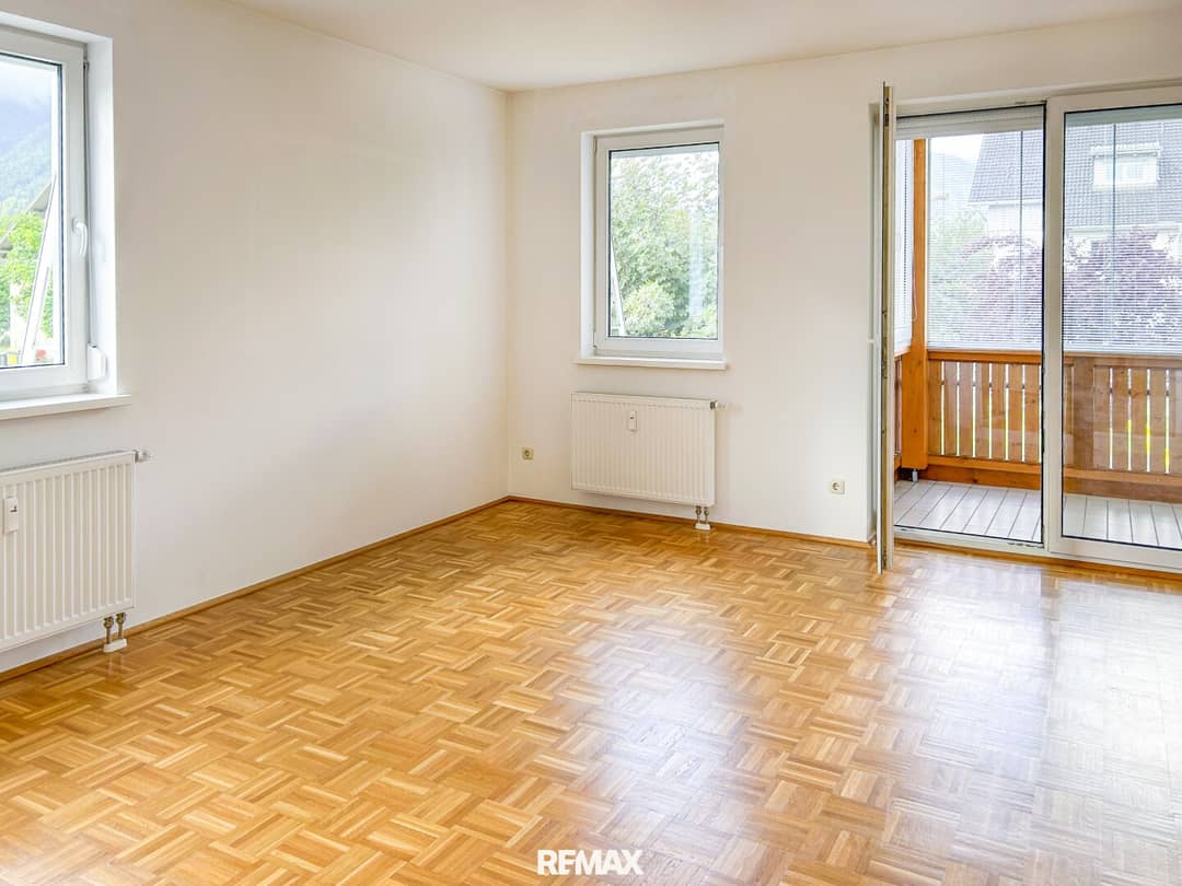 Wohnung near center with glazed loggia garden view