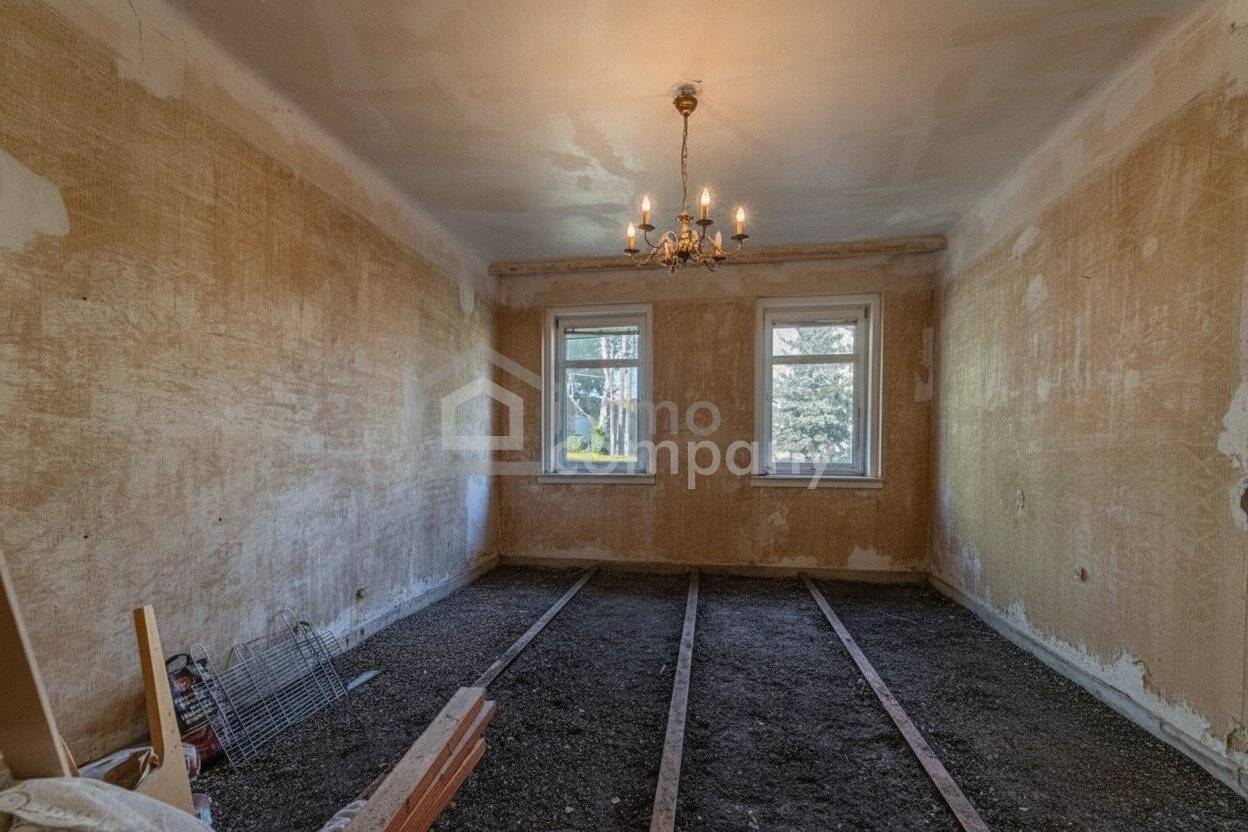 Renovation-needed house with garden Vienna 1210