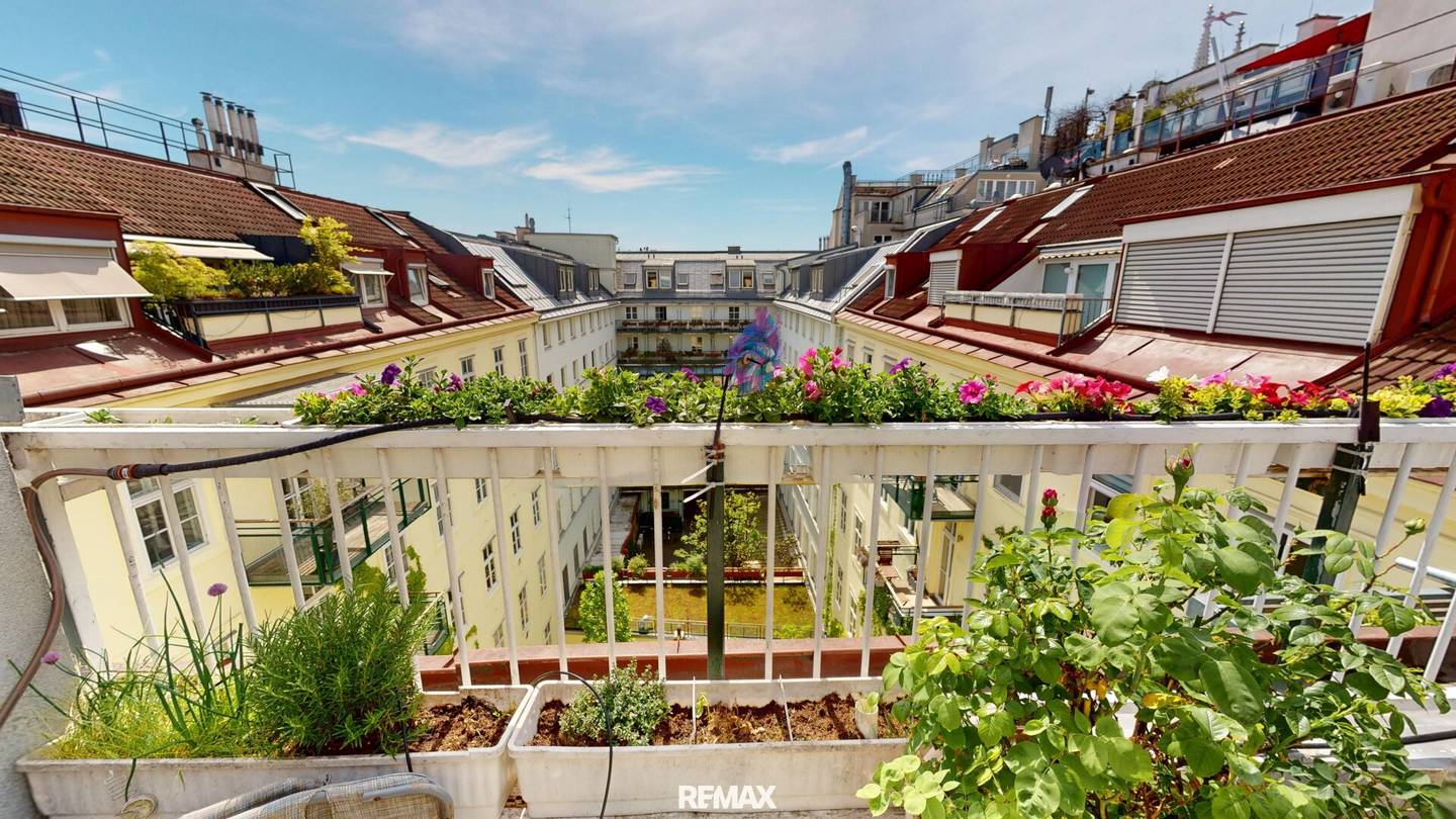 Dachgeschosswohnung hofseitige Terrasse nahe Schottentor