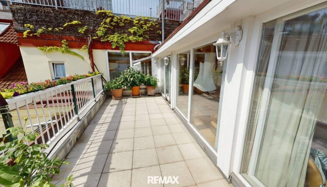 Dachgeschosswohnung hofseitige Terrasse nahe Schottentor