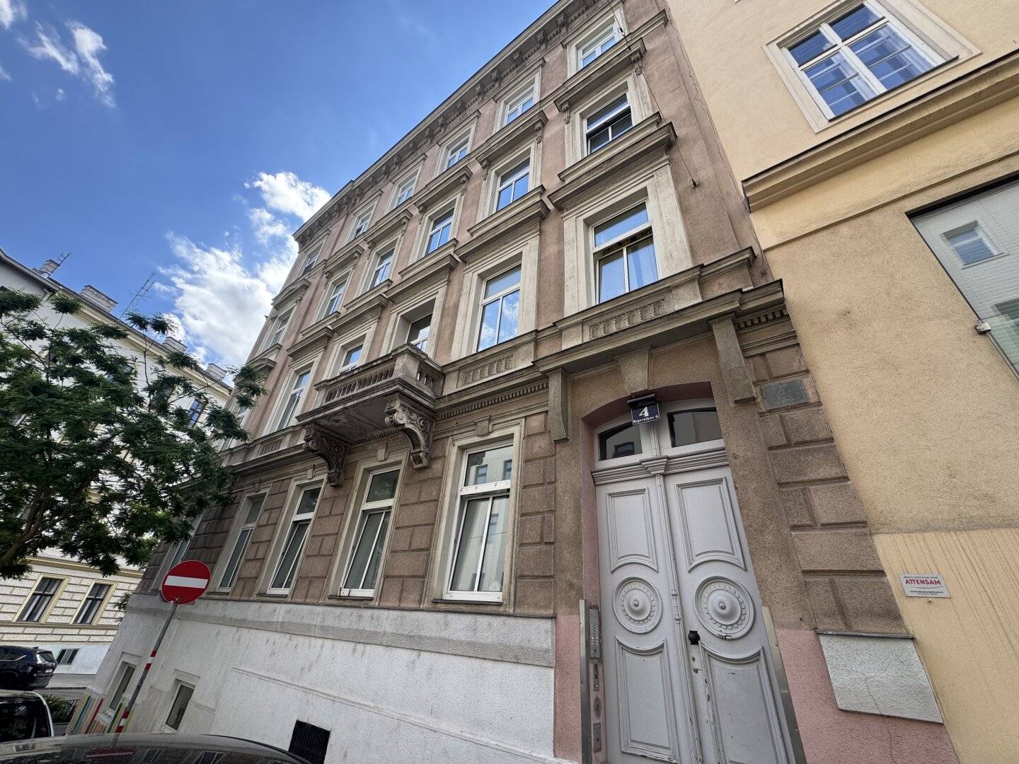 Wohnung Newly renovated with open kitchen