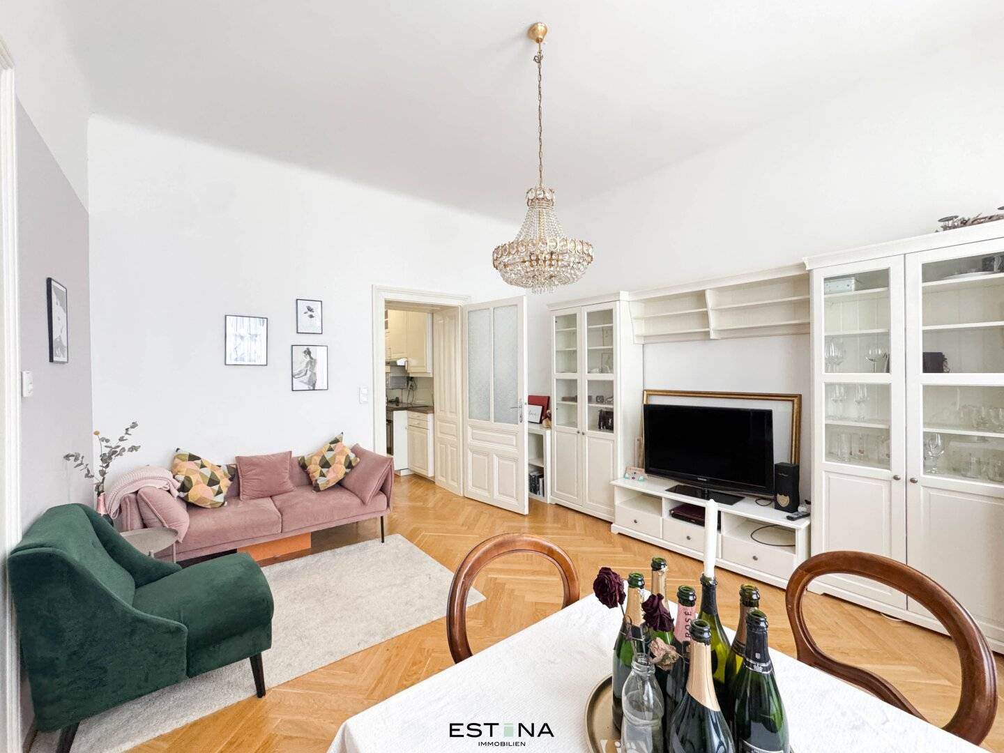 Beautiful period apartment with quiet balcony near U3 Hütteldorfer Straße