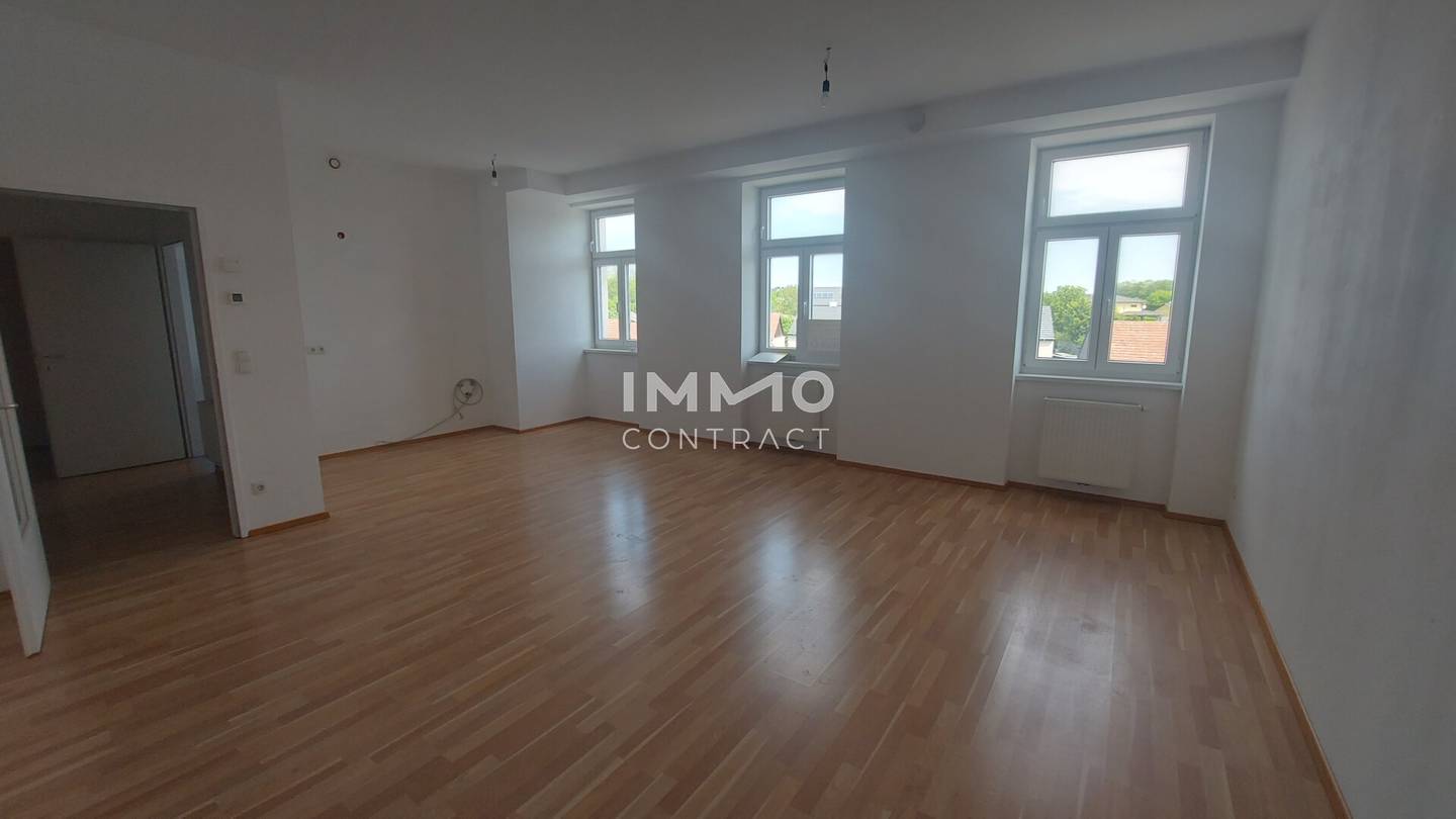 2 Zimmer Wohnung mit Wohnküche und Parkplatz