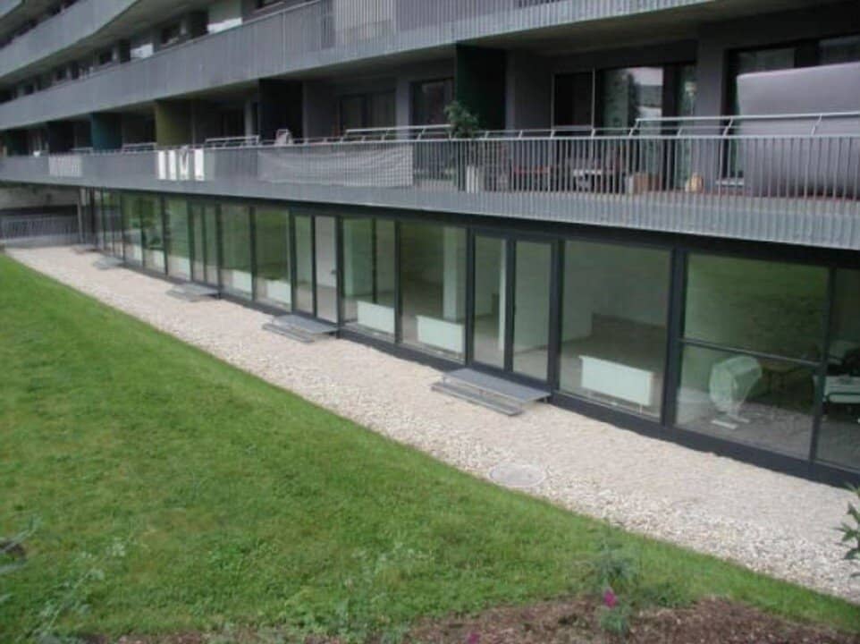 Bright office with green view, 98m²