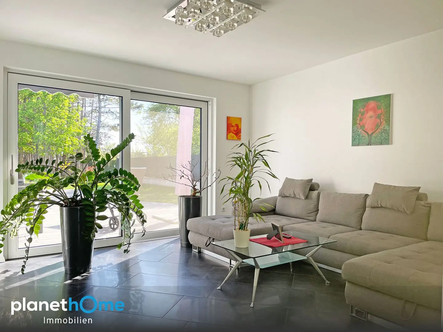 Two-family house with pool in Theresienfeld