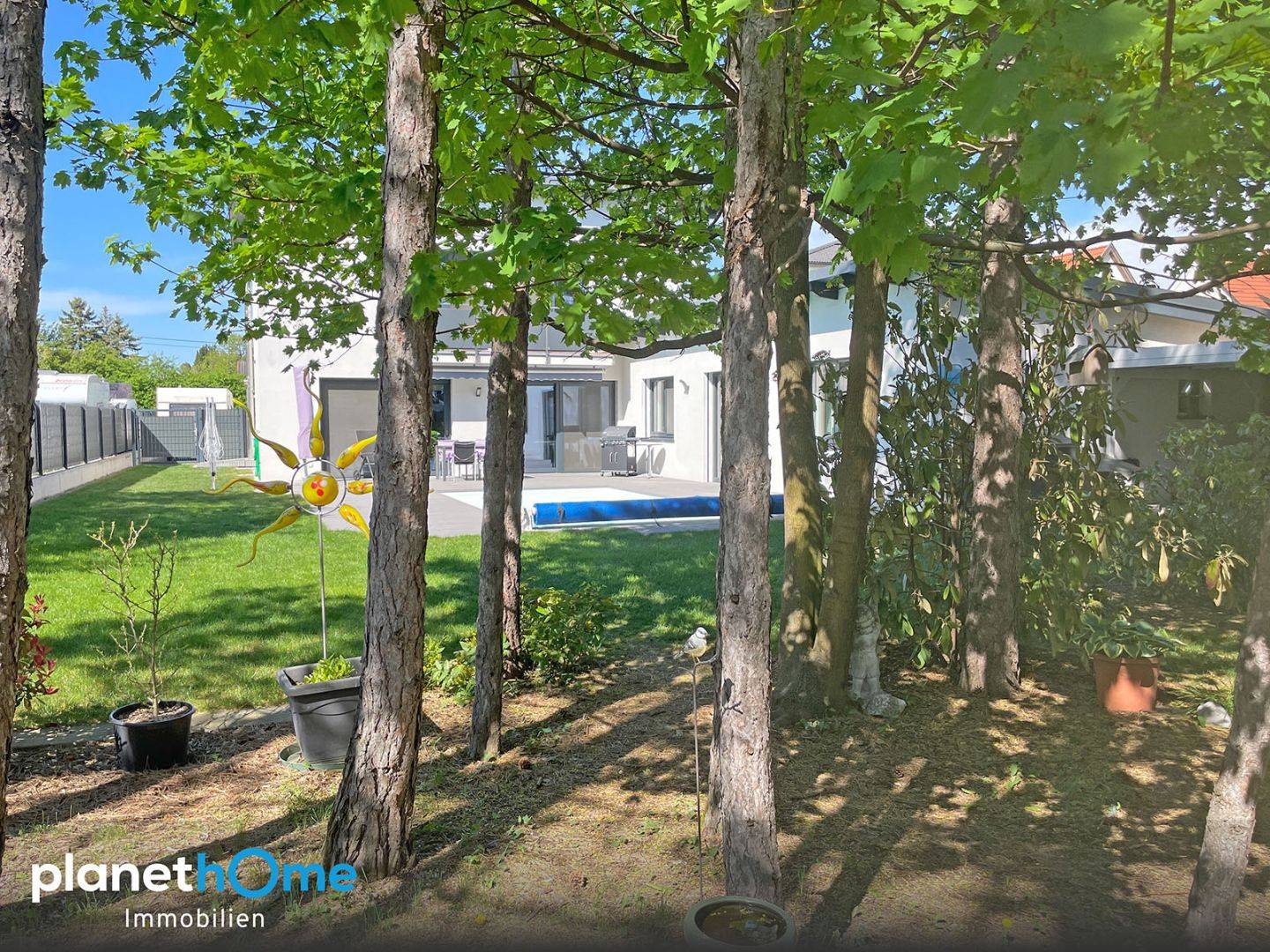 Zweifamilienhaus mit Pool in Theresienfeld