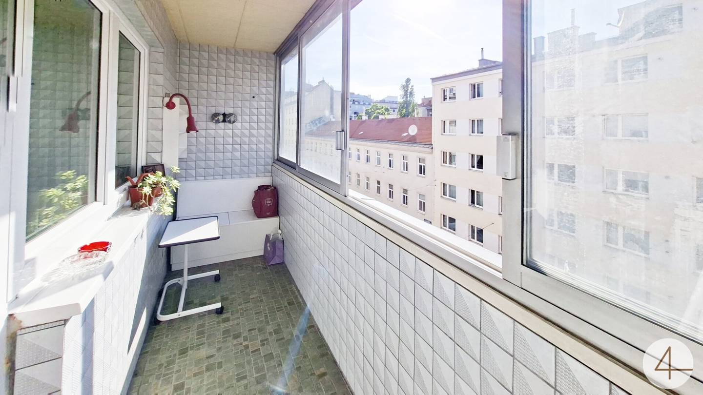 Wohnung with Loggia bright and in best location