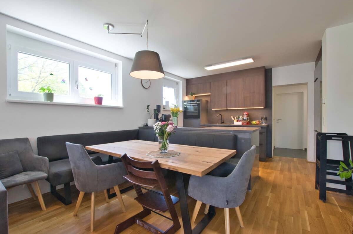 Wohnung ruhig gelegen Loggia zwei Stellplätze