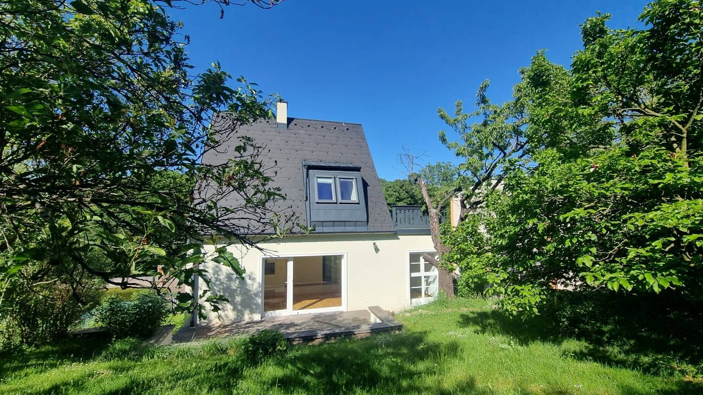 Charming family home with garden in Dornbach
