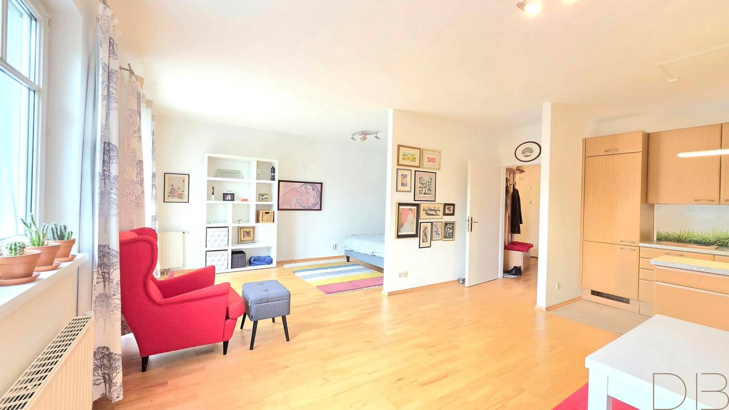 Wohnung mit Balkon und überdachtem Stellplatz