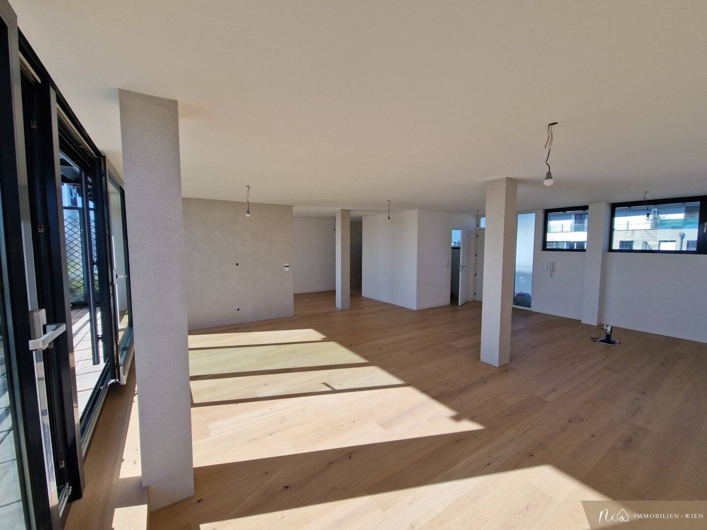 Loft Apartment Newly Renovated With South Terrace