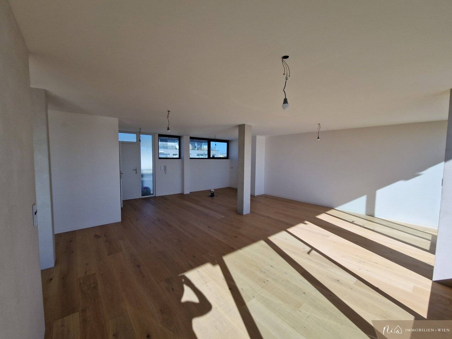 Loft Apartment Newly Renovated With South Terrace